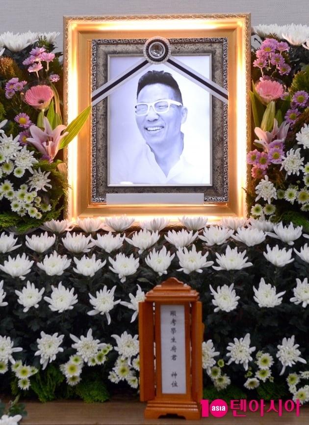 [TEN 포토] 故 김철민, 미소만 남기고