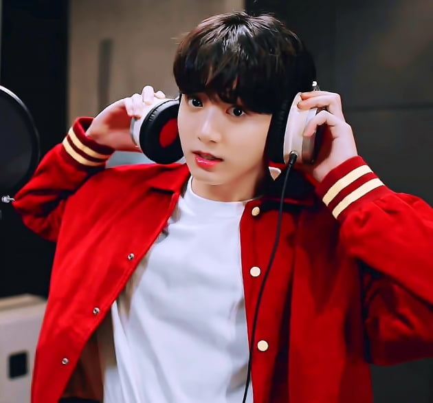 방탄소년단 정국 천진 난만 귀여운 눈빛X애교 미소 댕댕미 '포켓남'