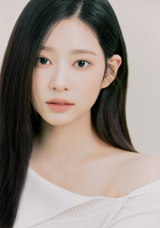 그룹 아이즈원 출신 김민주 / 사진제공=얼반웍스