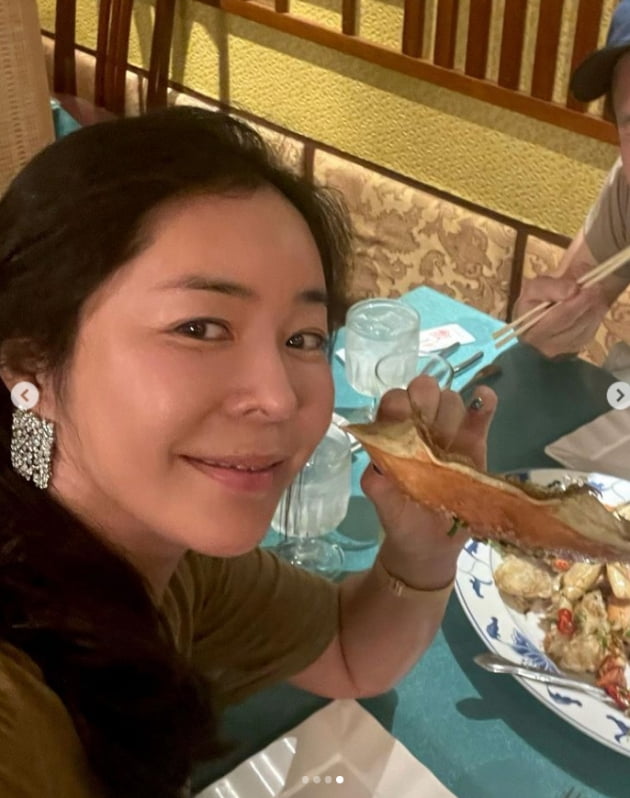 '사업가♥' 이혜영, 하와이에서 행복한 미소...하나씩 사신꼬[TEN★]