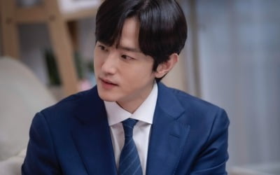 '박하선♥' 권율, 임신한 아내 손 잡고…"순한맛으로 변했다" ('며느라기2')