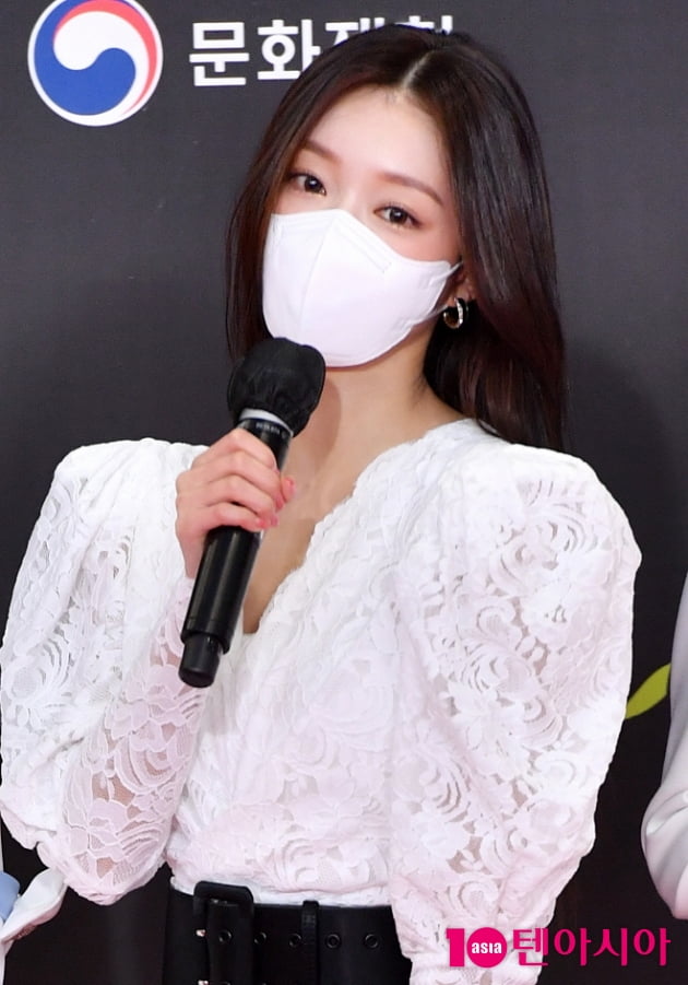 [TEN 포토] 오마이걸 유아 '반짝반짝 빛나는 눈빛'