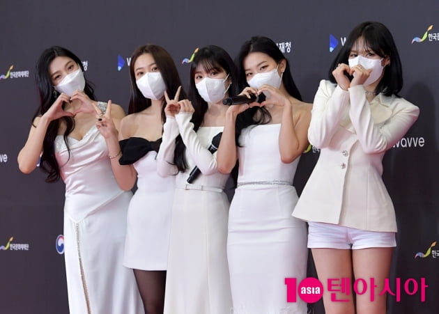 [TEN 포토] 레드벨벳 '예쁜애 옆에 또 예쁜애'