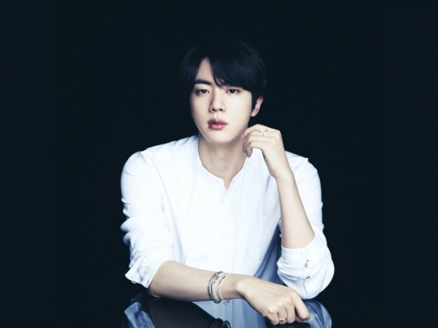 '빌보드 킹’ 방탄소년단 진, ‘Yours’와 ‘슈퍼 참치’ 빌보드 '핫 트렌딩 송 주간 차트', ‘톱 유저 제너레이티드 송즈’ 2곡 진입