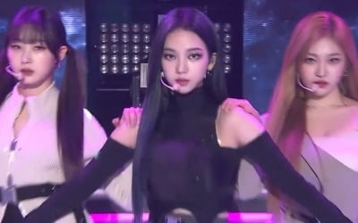 '2021 SBS 연예대상', 에스파 'Next level' 축하 공연으로 화려한 개막