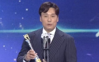 '2021 SBS 연예대상' 신인상 이승엽 "홈런왕 출신인데 신인상이라니"