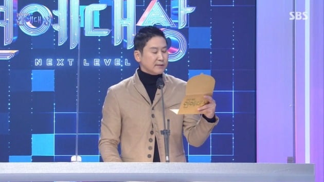 '2021 SBS 연예대상' 신동엽/ 사진=SBS 캡처