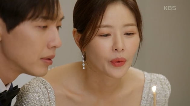 [종합] 지현우, 박하나와 약혼 중 ♥이세희와 기억 떠올렸다 ('신사와 아가씨')