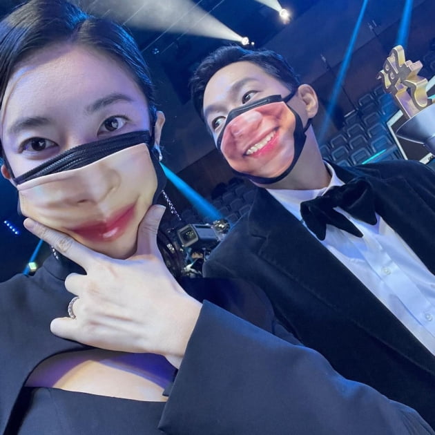 김윤지♥최우성, 겹경사 "감사한 일 가득"…결혼에 수상까지 [TEN★]