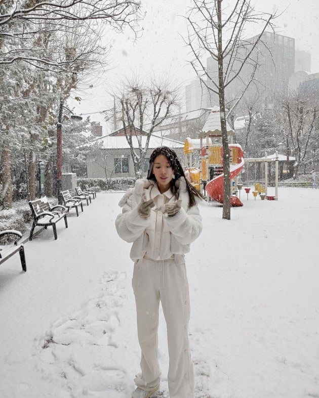 함연지, 눈 와서 신난 재벌3세 "뽀드득 뽀드득" [TEN★]