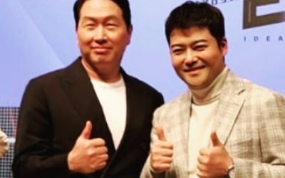 '방송용 SNS' 전현무, SK 최태원 회장과 친분 자랑 "유일한 CEO 인친님" [TEN★]