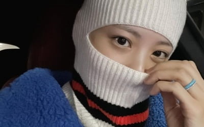 '재미교포 사업가♥' 수현, 강추위에 중무장…'눈만 빼꼼' 패션도 청순 [TEN★]