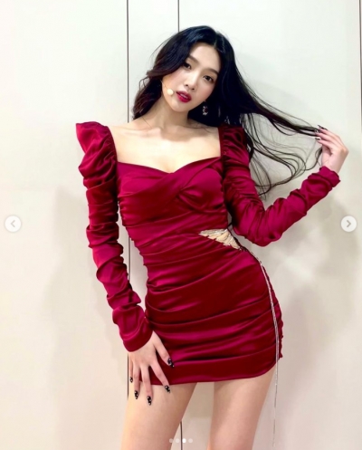 '크러쉬♥' 조이, 점점 더 과감해진 의상...레드벨벳으로 무대해서 행복[TEN★]