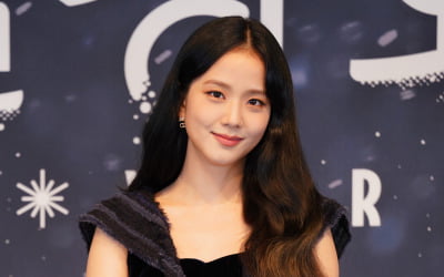[TEN피플] '5271만 팔로워' 블랙핑크 지수, 전세계로 퍼진 '설강화' 역사 왜곡