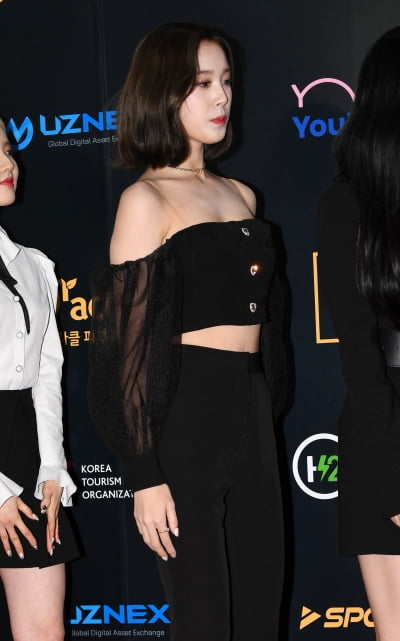 [TEN 포토] 스테이씨 재이 '과감한 오프숄더'