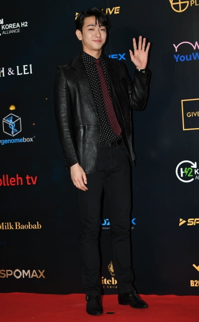 [TEN 포토] 남윤수 '9등신 비율'