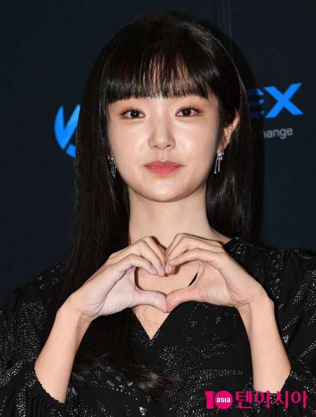 [TEN 포토] 김혜준 '살인마 케이의 따뜻한 하트'