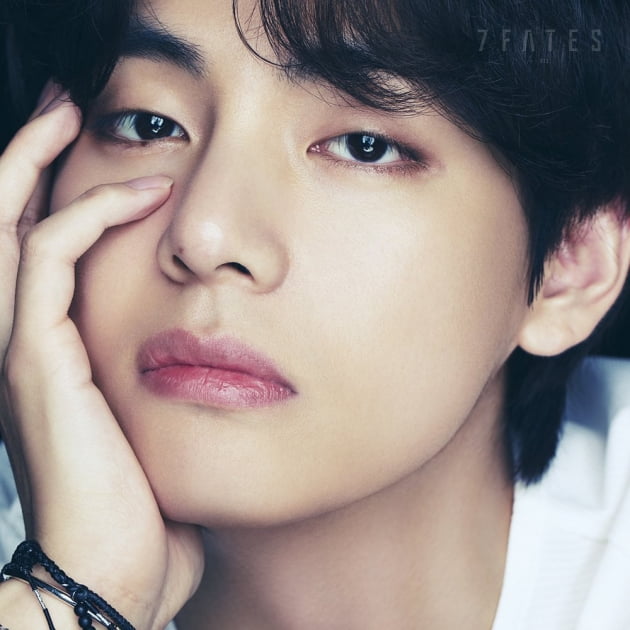 방탄소년단 뷔 '2021 가장 잘 생긴 한국 아티스트' 1위