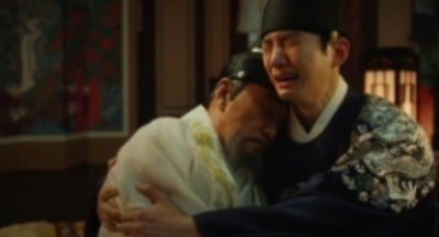 '옷소매' 이준호, 안방 1열 장악한 눈물 연기...그가 하면 다르다