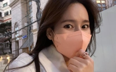 '안정환♥' 이혜원, "라인이 번진지도 모르고 추웠네" 강추위에도 청순 분위기 [TEN★]
