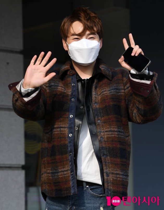 [TEN 포토] 박서진 "건강 조심하세요"