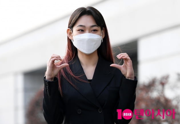 [TEN 포토] 강미나 '독특한 볼하트'