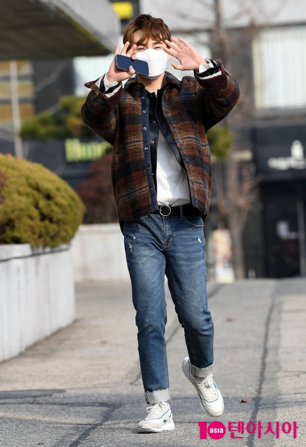 [TEN 포토] 박서진 '청바지가 잘 어울리는 남자'