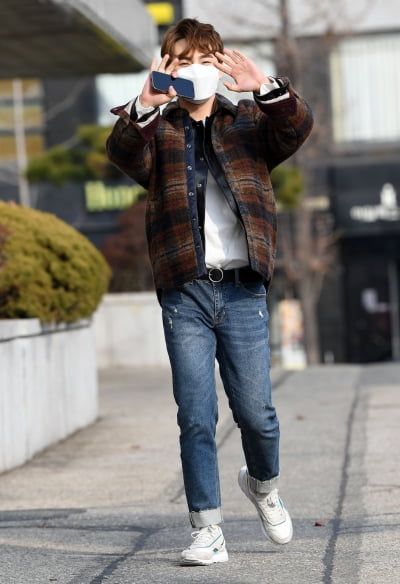 [TEN 포토] 박서진 '청바지가 잘 어울리는 남자'