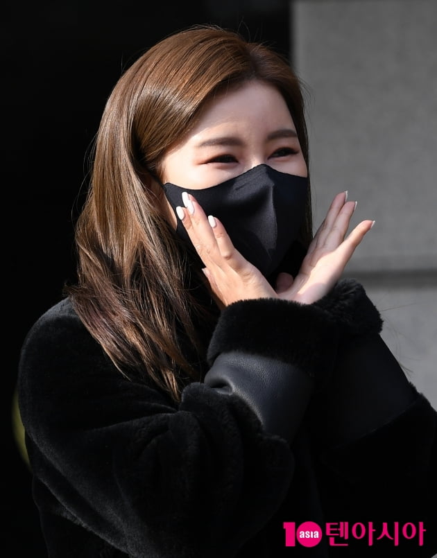 [TEN 포토] 송가인 '귀여운 꽃받침'
