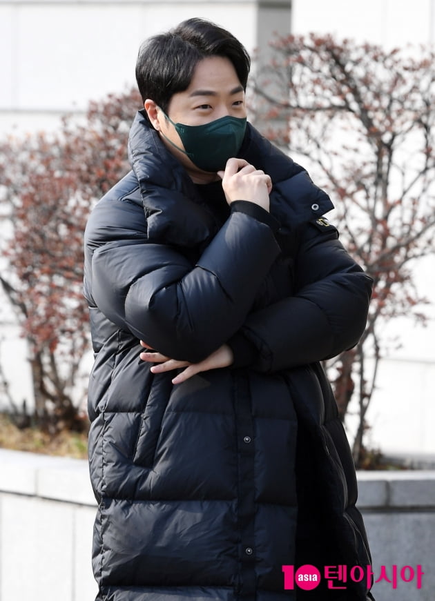 [TEN 포토] 안성준 '포즈장인 어때요?'