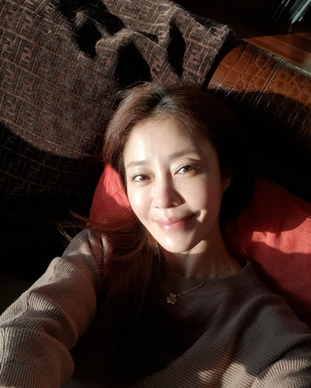 '싱글맘' 이지현, "비행기서 떠들어서 죄송합니다" 두 자녀와 떠난 제주도 여행  [TEN★]