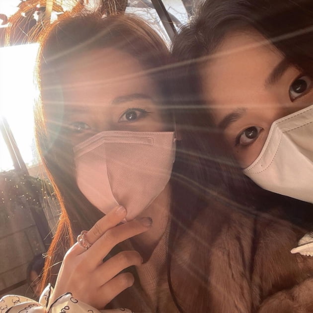 '안정환♥' 이혜원, "내 전부"와 압구정 데이트…18세 딸과 자매 같은 모녀지간 [TEN★]