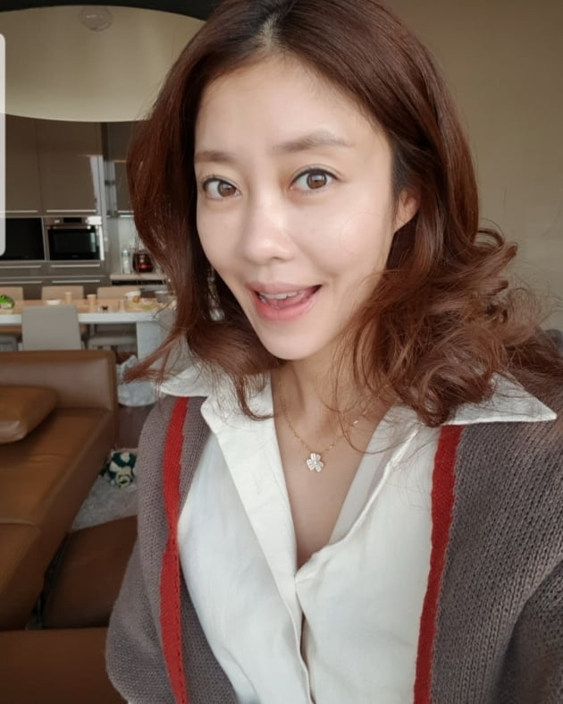 '싱글맘' 이지현, 제주행 비행기서 소음 유발 사과하더니…"숙소 넘 예뻐요" 여행 만끽 [TEN★]