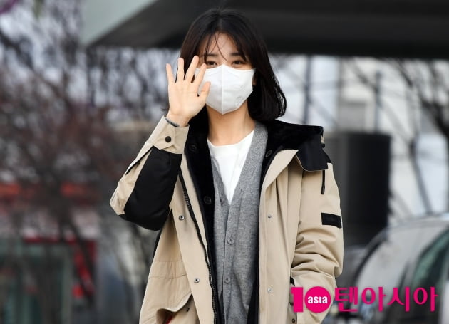 [TEN 포토] 박하선 '방송국을 밝히는 미모'