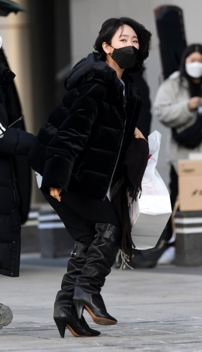 [TEN 포토] 원진아 '뒤돌아보면 심쿵'