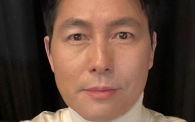 정우성, 간절함 없어도 늘 잘생겼네...늘어가는 셀카 실력[TEN★]
