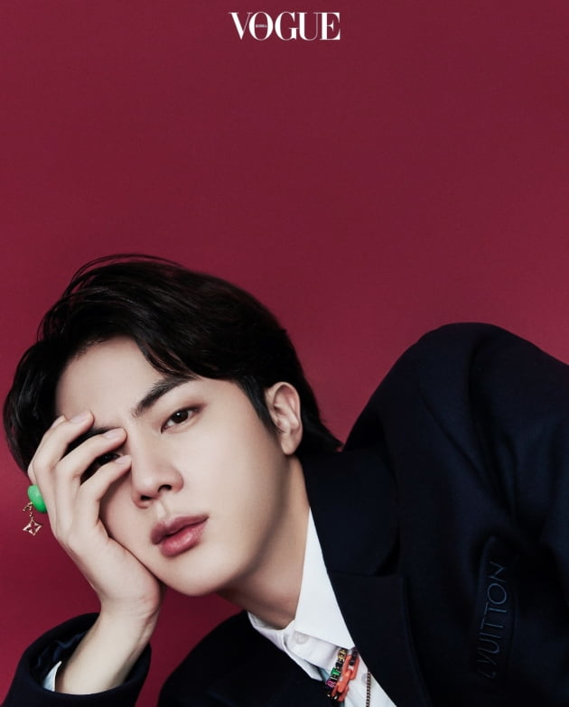 방탄소년단 진, 남신 비주얼…눈부시게 아름다워