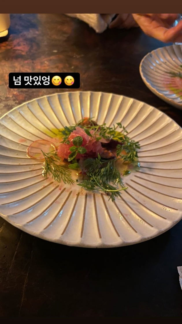 '새댁' 이연희 "번개로 데이트"…근사한 식사 함께한 소유진과 자매 케미 [TEN★]