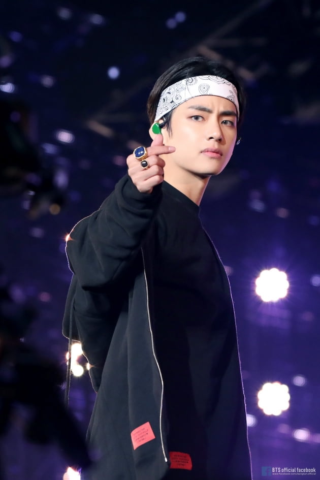 방탄소년단 뷔, GQ 매거진 세일즈지수 1위 +베스트셀러 1위