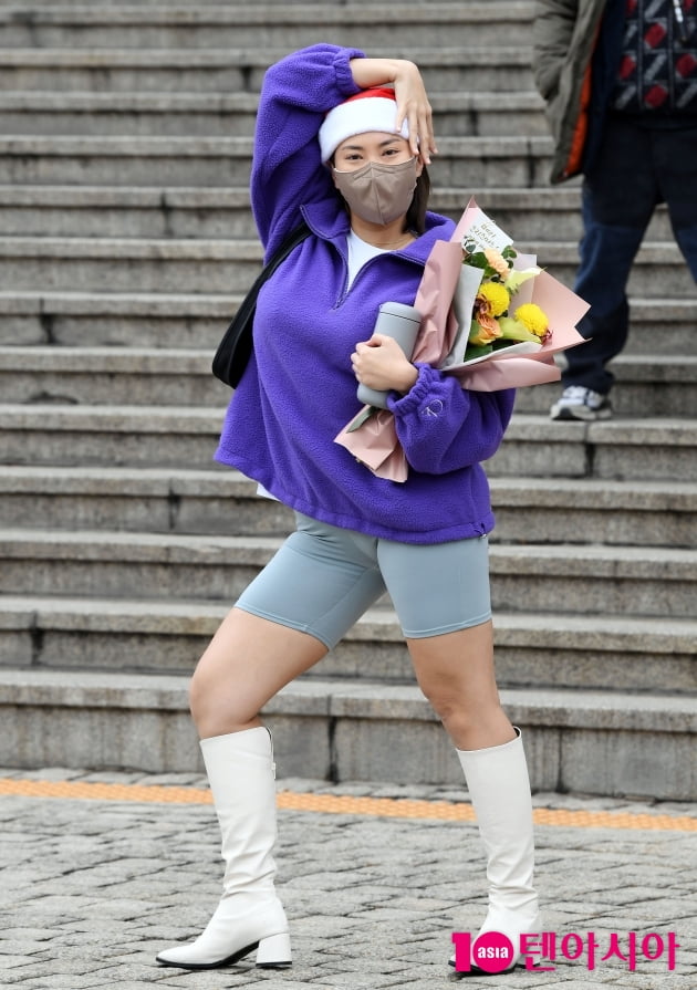 [TEN 포토] 가비 '크리스마스를 춤으로 승화'