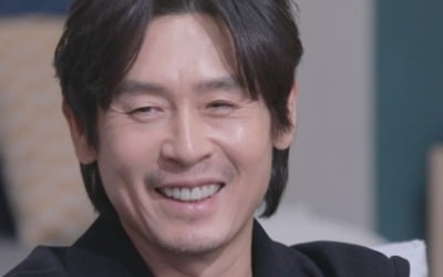 '지천명 아이돌' 설경구 "카메라 피해 도망 다녔다" 무슨 일? ('방구석1열')