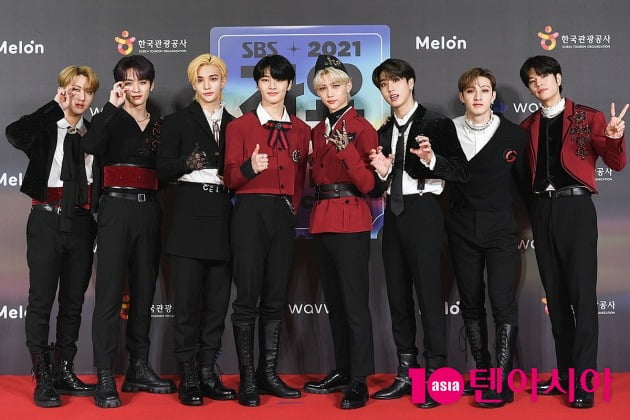 [TEN 포토] 스트레이키즈 '매력이 철철'