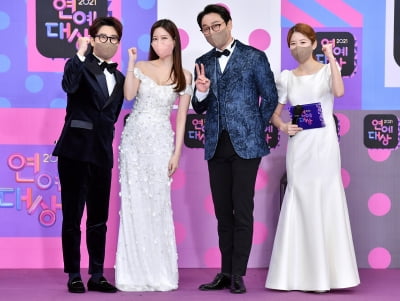 [TEN 포토] 김태진-이현주-이휘재-김승혜 'KBS 연예대상 MC 입니다'