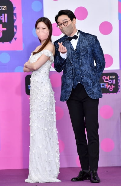[TEN 포토] 이현주-이휘재 '연예대상 참석'(2021 KBS 연예대상)