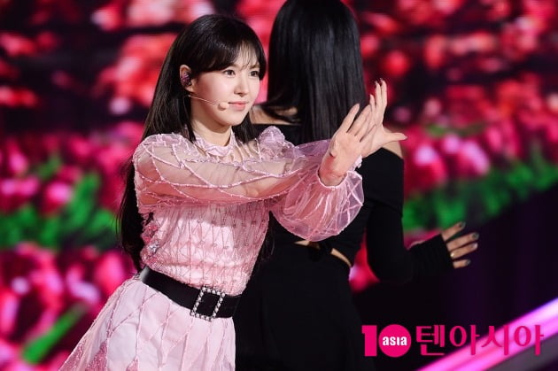 [TEN 포토] 레드벨벳 웬디 '반해버렸어'