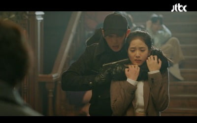 정해인, 지수 인질로 잡았다…총소리 엔딩 '충격' ('설강화')
