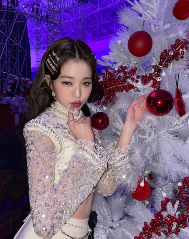 아이브 장원영, '입술 쭉'…겨울왕국 실사판 주인공 [TEN★]