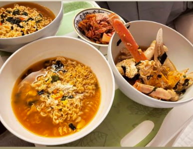 '쌍둥이 임신' 성유리, '먹덧'도 두 배…"대게라면 맛있당" [TEN★]