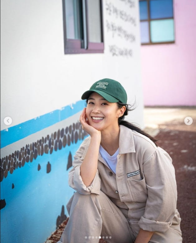 소녀시대 유리, 겨울바다 햇살 맞으며...뭘 입어도 이쁨[TEN★]