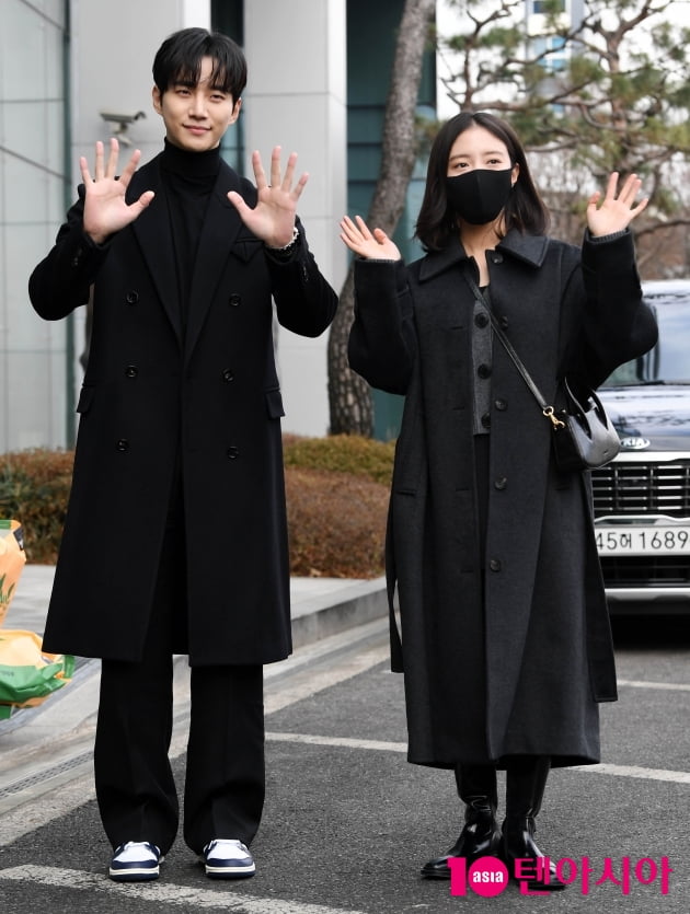 [TEN 포토] '옷소매' 이준호·이세영 커플, 라디오에서 만나요